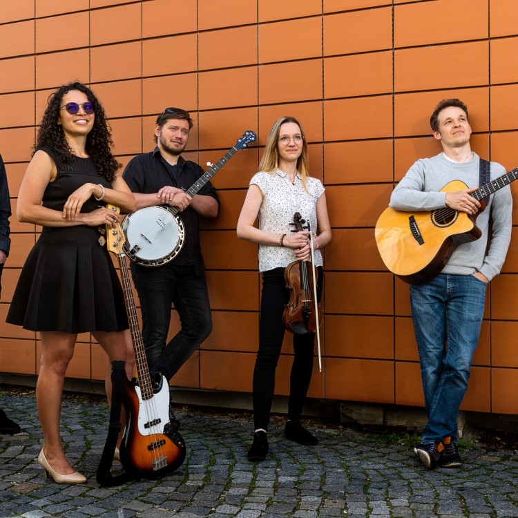 Naked Professors - večerní koncert na Stezce korunami stromů