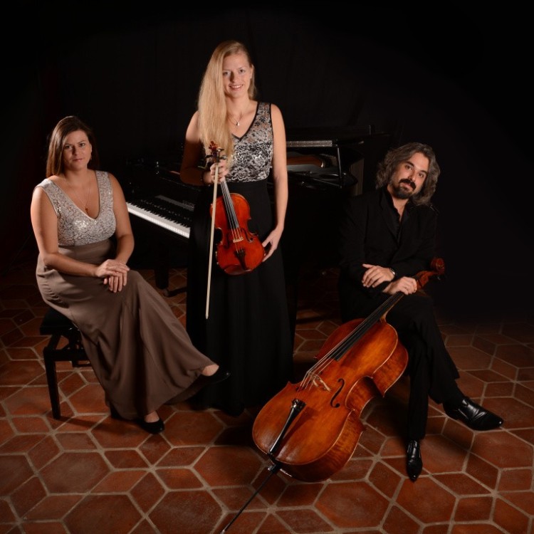 Trio Karageorgiev - večerní koncert na Stezce korunami stromů