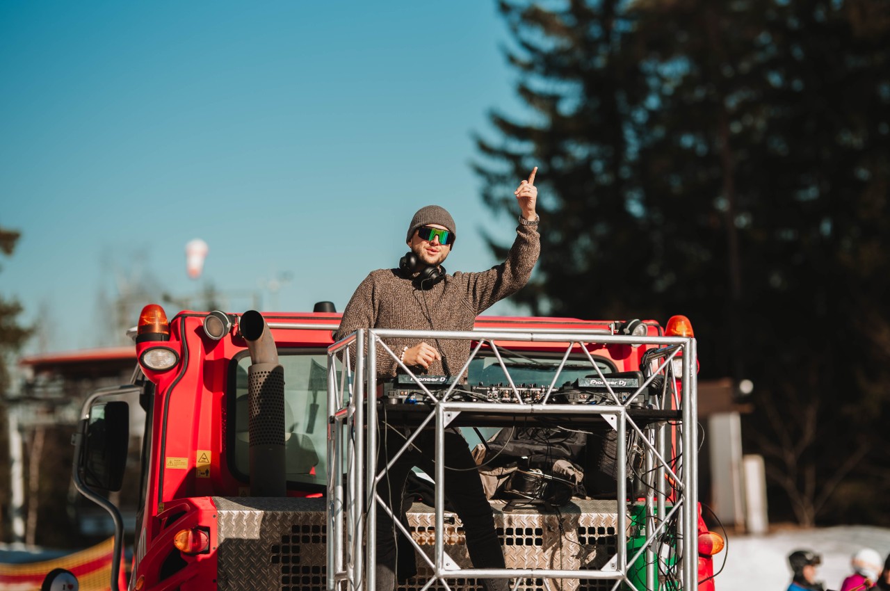 DJ Melvin Coxx na rolbě