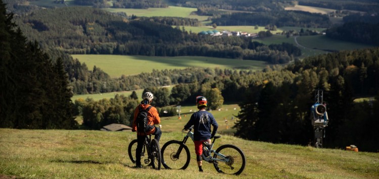 Mieten Sie ein Fahrrad, einen Motorroller oder ein Elektrofahrrad!