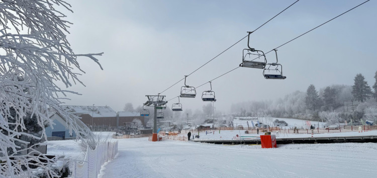 Zima na Lipně nabírá obrátky – otevíráme sjezdovku Dámská a lanovku Střecha!