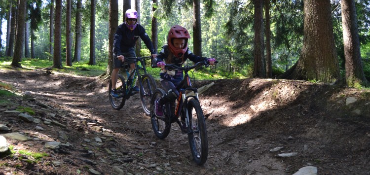 Zábava na dvou kolech! O víkendu otevíráme Bikepark i Singletrack