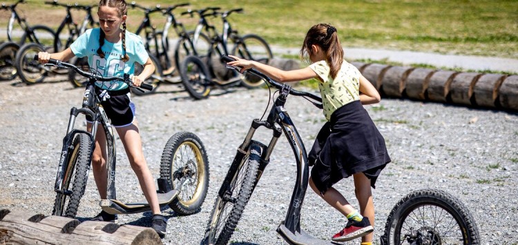 Downhill Scooter wartet auf Sie!