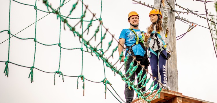 Erleben Sie mit uns einen sicheren Adrenalinstoß im Seilpark!