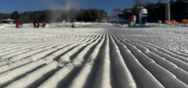 Přijeďte si užít více jak 5 km sjezdovek a pohádkové Lipno!