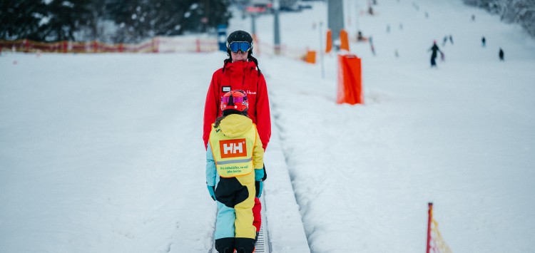 Bringen Sie Ihrem Kind das Skifahren bei und sparen Sie eine Menge Geld!