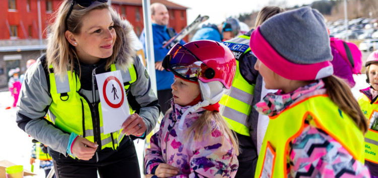 Sicher auf der Piste mit der Polizei der Tschechischen Republik – Spaß und nützliche Tipps an einem Ort