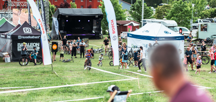 KolemKolem Fest 2026 je tady! Zažijte tři dny cyklistiky, zábavy pohody na Lipně