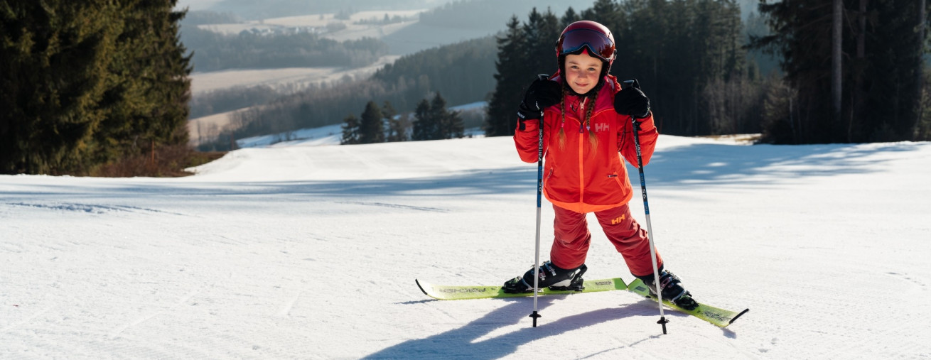 LIPNO_rodina_lyze_00016_resize_2MB