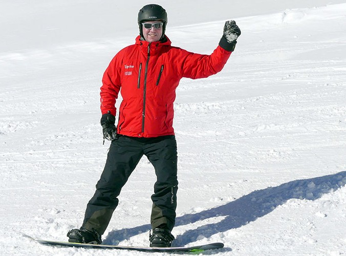 Instruktor školního snowboardingu