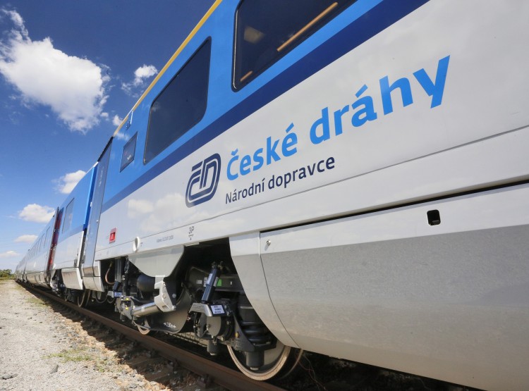 Vlakem výhodně na Lipno! Sleva Českých drah i v létě