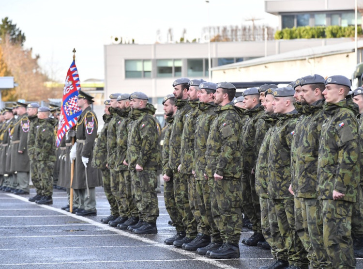 Vojáci, Lipno drží s Vámi!