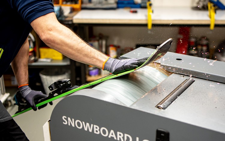Lyžařský a snowboardový servis 