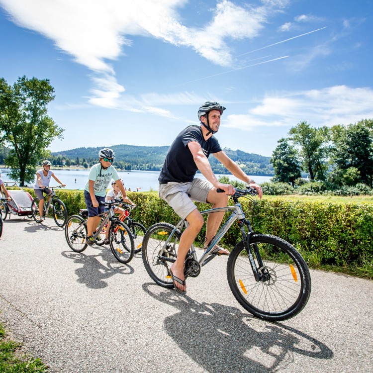 Auf dem Fahrrad oder Roller