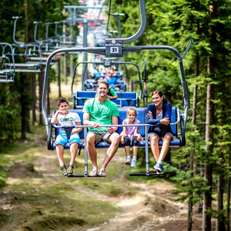 Lipno Expres and Promenádní chairlifts