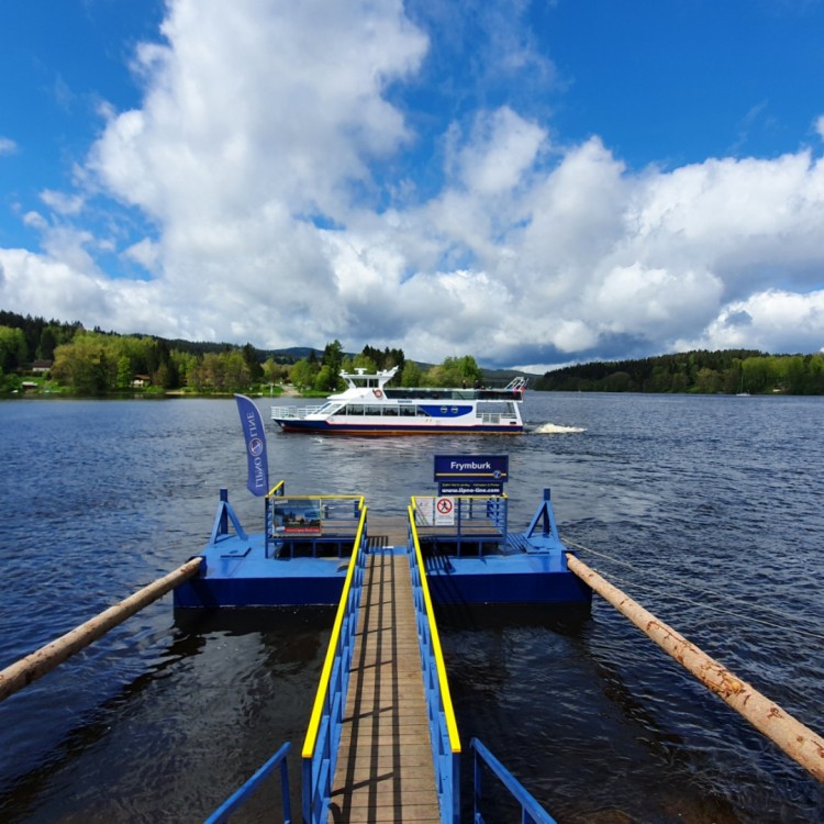 Sightseeing cruises on a steamboat