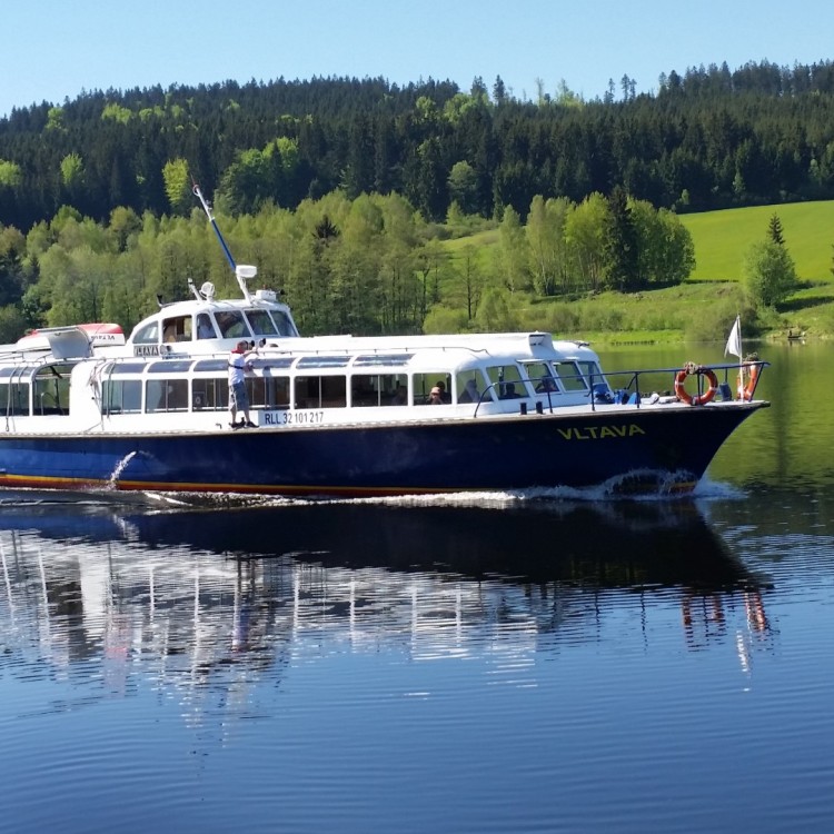 Sightseeing cruises on a steamboat