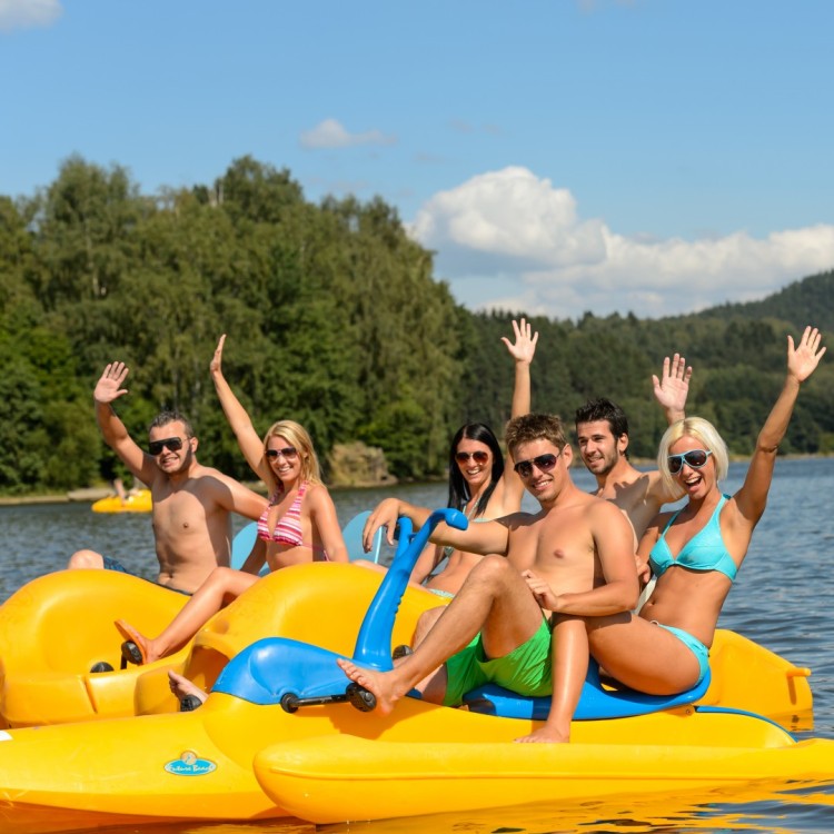 Paddleboards, pedalos and rowboats