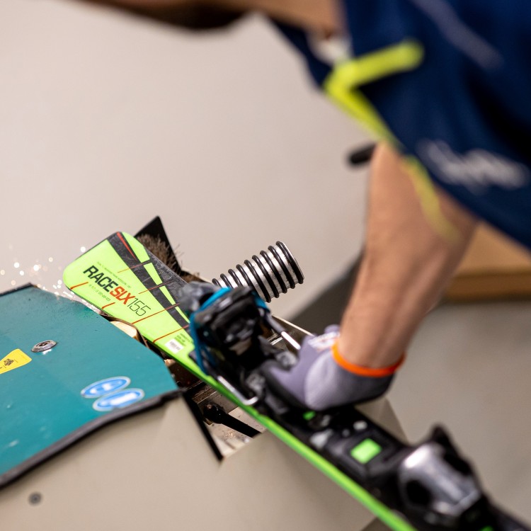Lyžařský servis a voskování