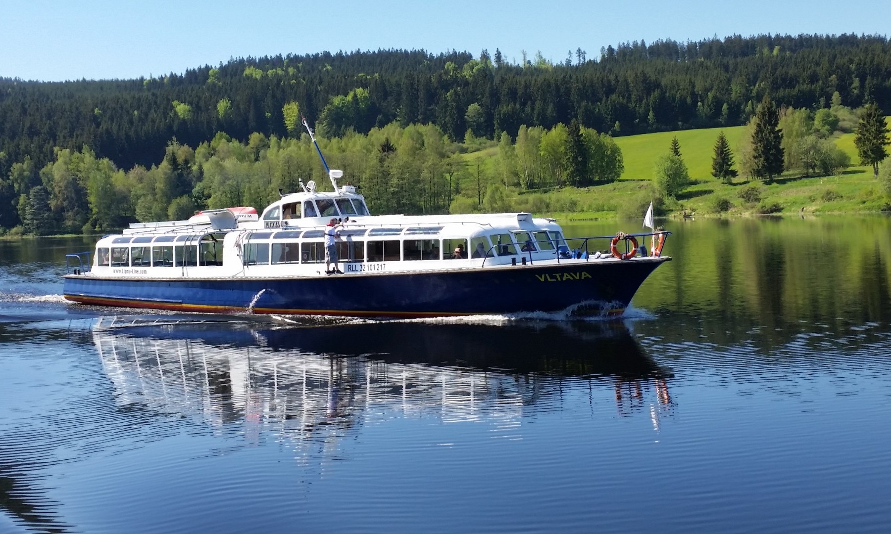 Sightseeing cruises on a steamboat